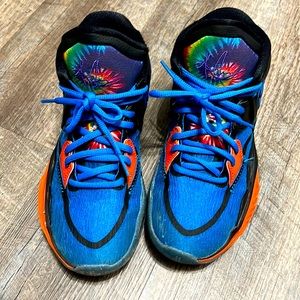 Kyrie Nike basketball shoes size 4.5y